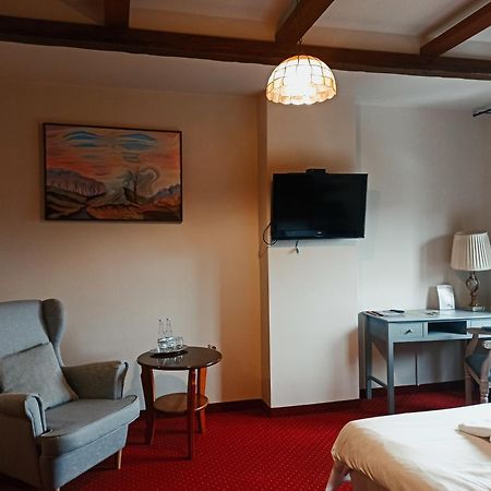 Hotel Restauracja Jas Wedrowniczek Rymanow Bagian luar foto