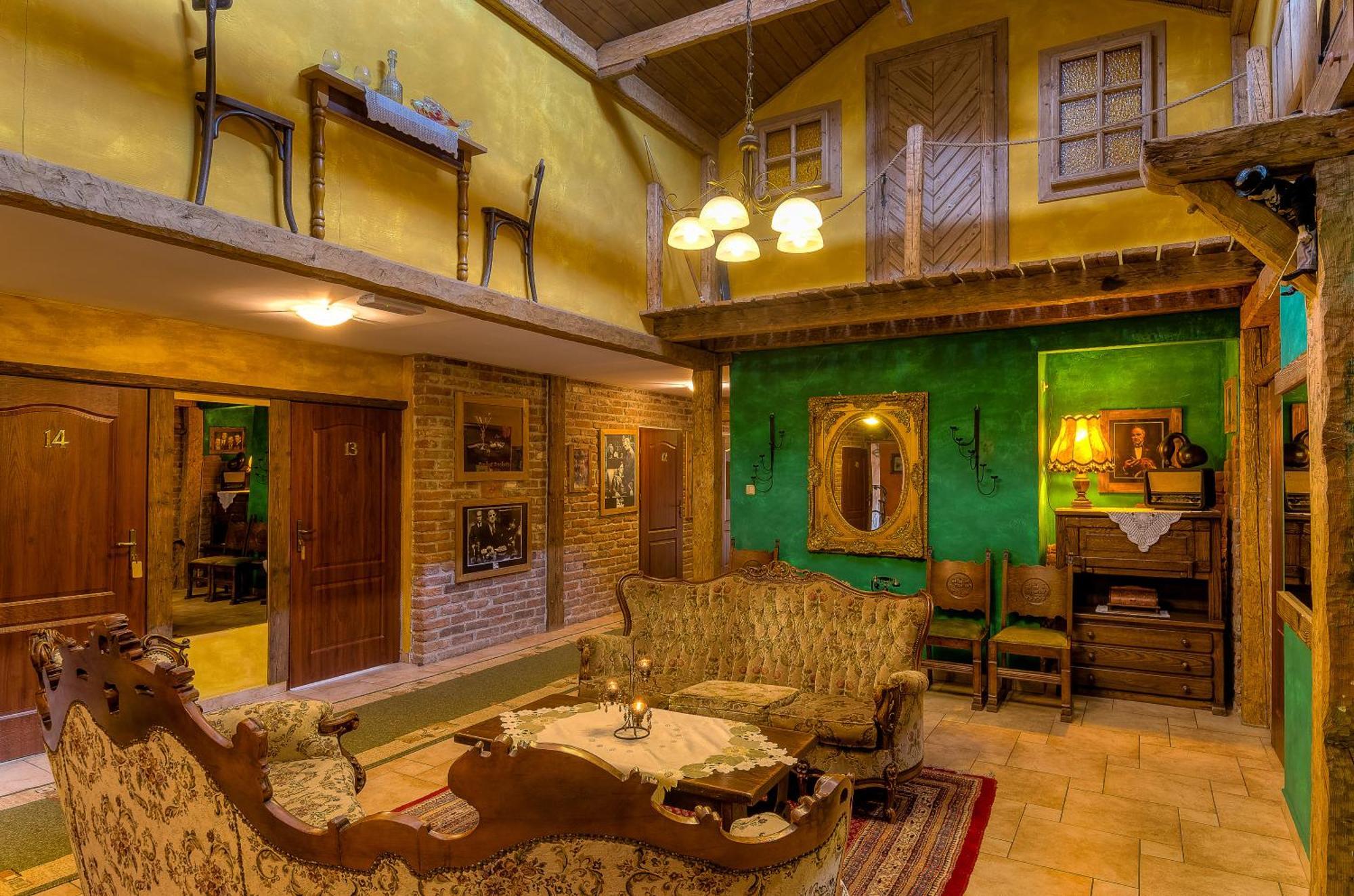 Hotel Restauracja Jas Wedrowniczek Rymanow Bagian luar foto
