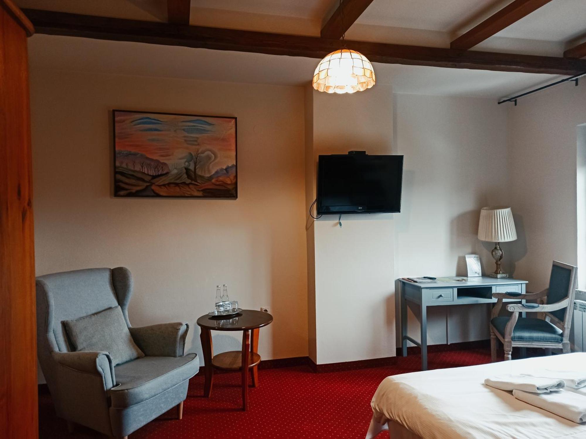 Hotel Restauracja Jas Wedrowniczek Rymanow Bagian luar foto