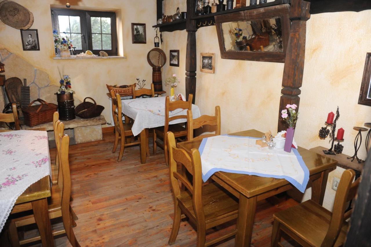 Hotel Restauracja Jas Wedrowniczek Rymanow Bagian luar foto